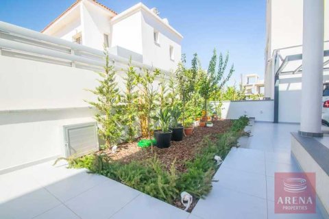 3 bedrooms Villa in Famagusta, Cyprus No. 74113 6
