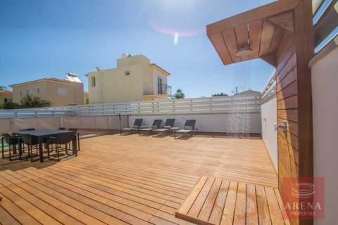 3 bedrooms Villa in Famagusta, Cyprus No. 74113 8