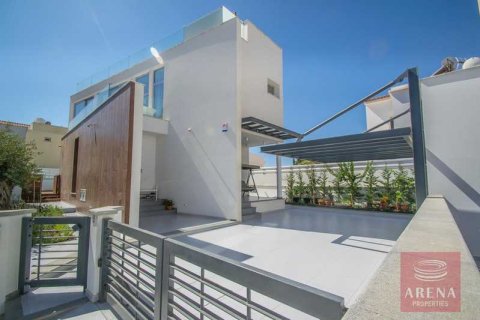 3 bedrooms Villa in Famagusta, Cyprus No. 74113 2