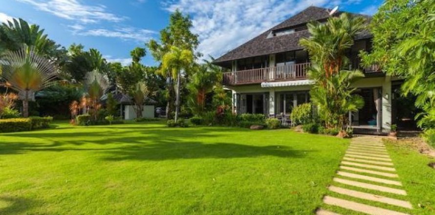 5 bedrooms Villa in Bang Tao, Thailand No. 95997