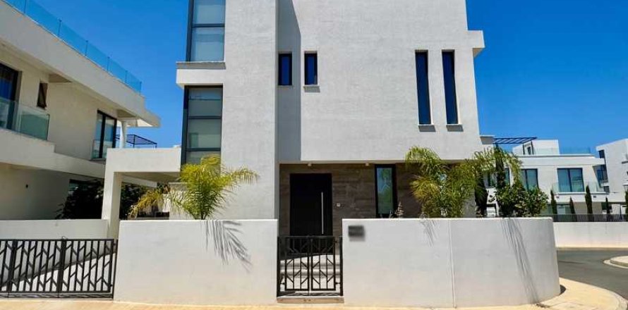 3 bedrooms House in Pernera, Cyprus No. 100498