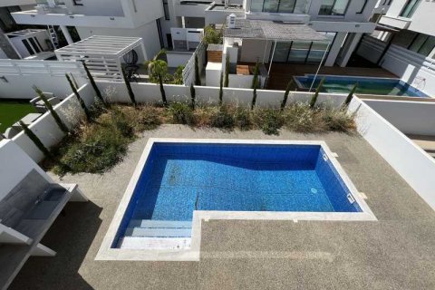 3 bedrooms House in Pernera, Cyprus No. 100498 3