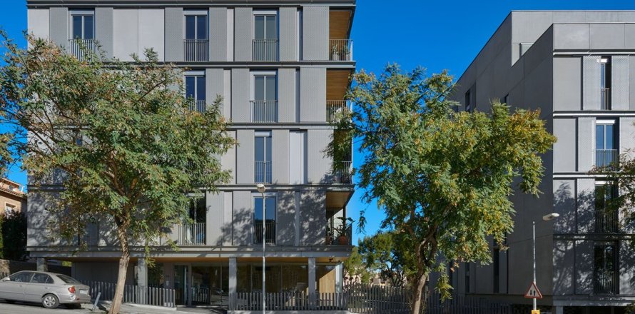 3 bedrooms Apartment in Barcelona, Spain No. 25943