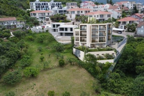 2 bedrooms Apartment in Tivat, Montenegro No. 66731 5