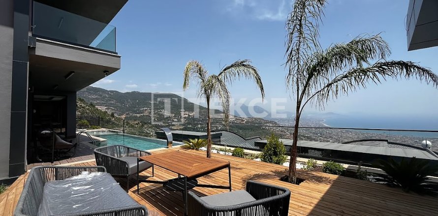 5 bedrooms Villa in Alanya, Turkey No. 22143