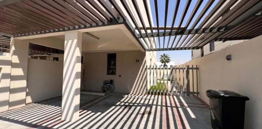 3 bedrooms Villa in Dubai, UAE No. 89767