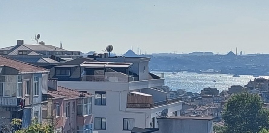 3 bedrooms Apartment in Istanbul, Turkey No. 16370