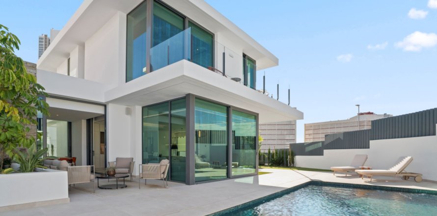 3 bedrooms Villa in Benidorm, Spain No. 126574