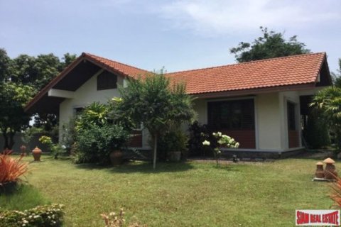 6 bedrooms House in Bangkok, Thailand No. 96010 8