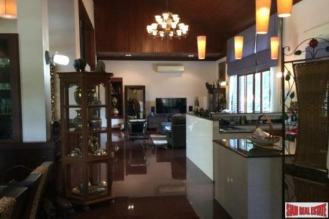 6 bedrooms House in Bangkok, Thailand No. 96010 3