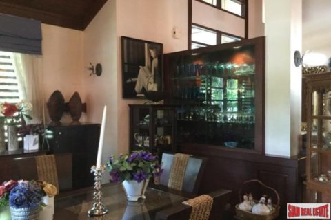 6 bedrooms House in Bangkok, Thailand No. 96010 2