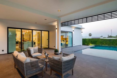 3 bedrooms Villa in Hua Hin, Thailand No. 1223 7