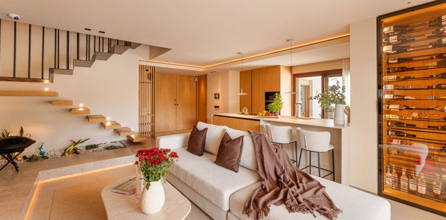 3 bedrooms Penthouse in Marbella, Spain No. 112813