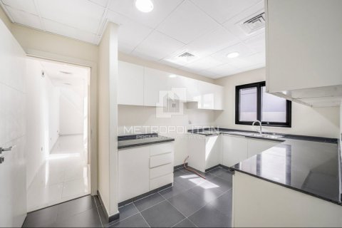 Таунхаус с 3 спальнями в Намтыльем, Вьетнам №94446 2