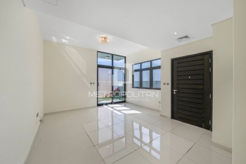 Таунхаус с 3 спальнями в Намтыльем, Вьетнам №94446 3