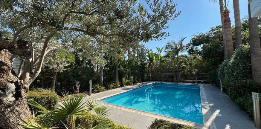 2 dormitorios Penthouse en Limassol, Cyprus No. 73665