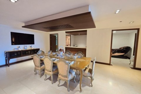 315m² House in Bangkok, Thailand No. 97329 4