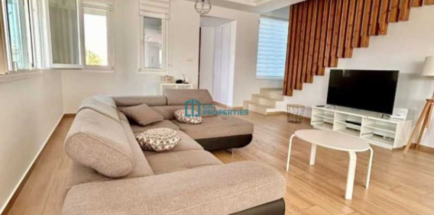 3 bedrooms Villa in Aradippou, Cyprus No. 79044