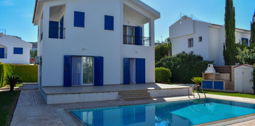 3 bedrooms Villa in Larnaca, Cyprus No. 105870