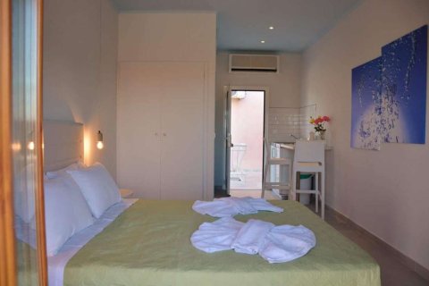 13 bedrooms House in Zakynthos, Greece No. 72743 4