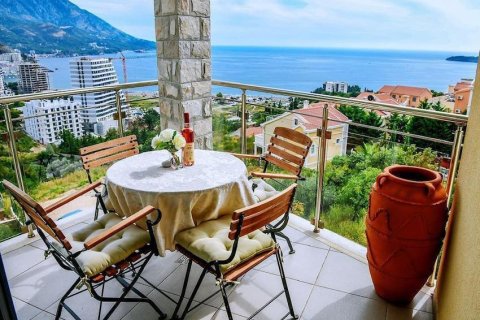 1 bedroom Apartment in Budva, Montenegro No. 104740 1