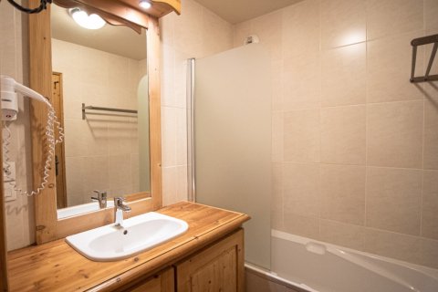 5 bedrooms Apartment in Les Belleville, France No. 100012 8