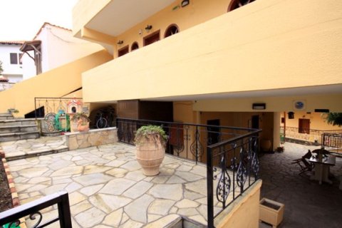 Отель, гостиница с 13 комнатами в Халкидики, Греция №60654 1