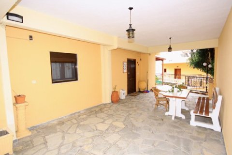 Отель, гостиница с 13 комнатами в Халкидики, Греция №60654 3