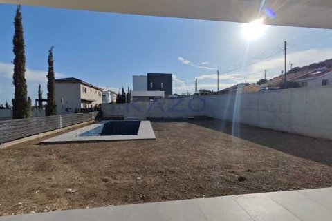 3 bedrooms Villa in Pyrgos, Cyprus No. 72198 3