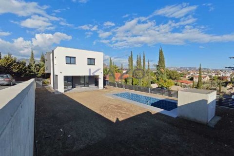 3 bedrooms Villa in Pyrgos, Cyprus No. 72198 4