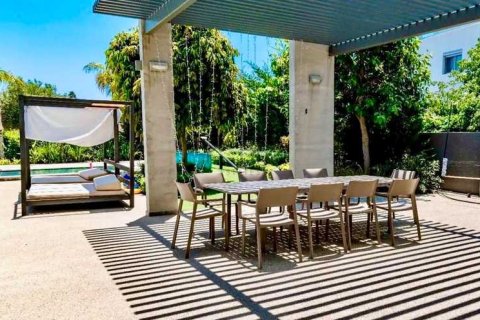 2 bedrooms Apartment in Limassol, Cyprus No. 80947 3