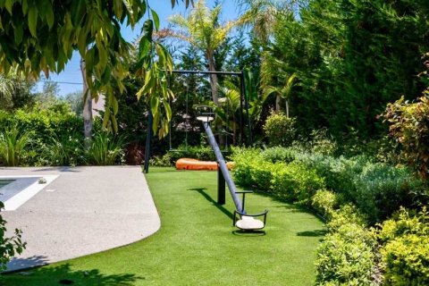 2 bedrooms Apartment in Limassol, Cyprus No. 80947 2