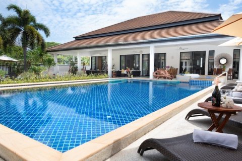 300m² Villa in Bang Tao, Thailand No. 97389 4