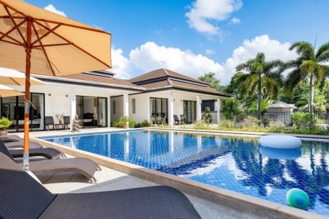 300m² Villa in Bang Tao, Thailand No. 97389 2