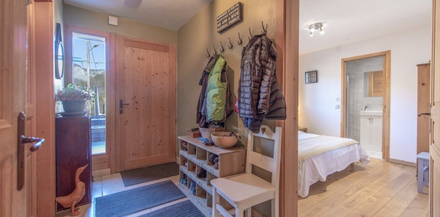 5 bedrooms House in Morzine, France No. 99645