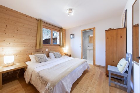 5 bedrooms House in Morzine, France No. 99645 9