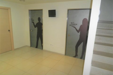 900m² Commercial property in Thessaloniki, Greece No. 57074 19