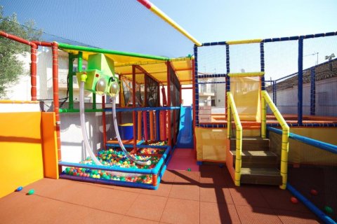 900m² Commercial property in Thessaloniki, Greece No. 57074 28