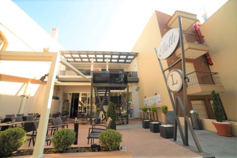 900m² Commercial property in Thessaloniki, Greece No. 57074 1