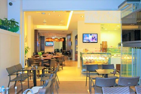 900m² Commercial property in Thessaloniki, Greece No. 57074 2