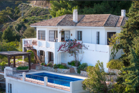 4 bedrooms Villa in Mijas Costa, Spain No. 92375