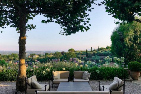 5 bedrooms Villa in Valbonne, France No. 100308 1