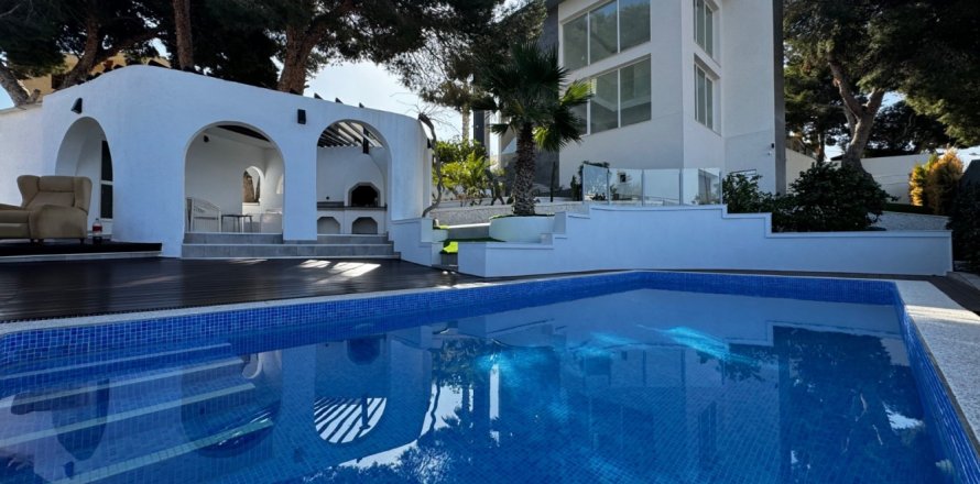 5 bedrooms Villa in Los Altos, Spain No. 111752