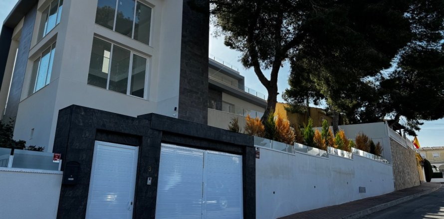 Вилла с 5 спальнями в Лос Альтос, Испания №111752