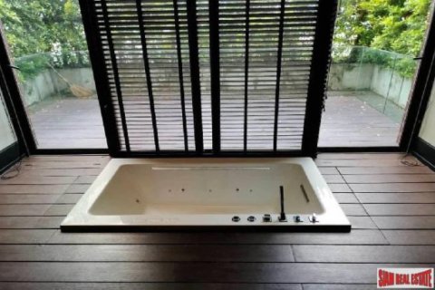 5 bedrooms Villa in Bangkok, Thailand No. 97066 9