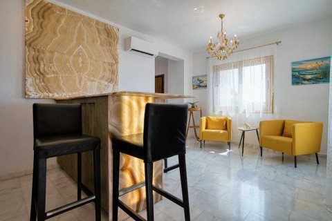 4 bedrooms House in Chloraka, Cyprus No. 43068 15