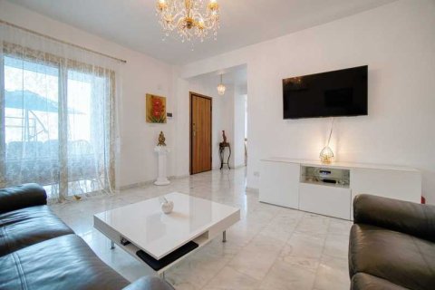 4 bedrooms House in Chloraka, Cyprus No. 43068 11