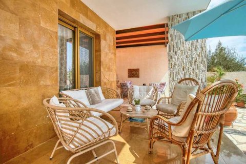 4 bedrooms House in Chloraka, Cyprus No. 43068 6