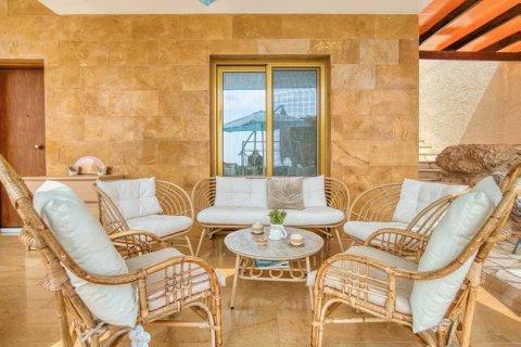 4 bedrooms House in Chloraka, Cyprus No. 43068 8