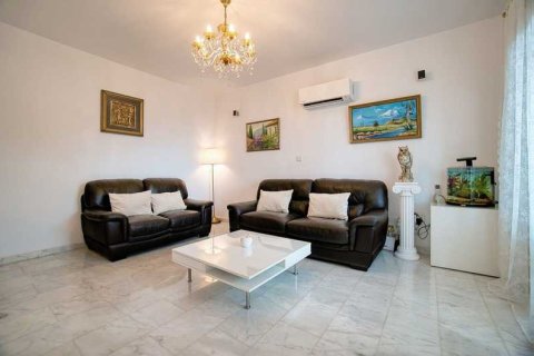 4 bedrooms House in Chloraka, Cyprus No. 43068 10